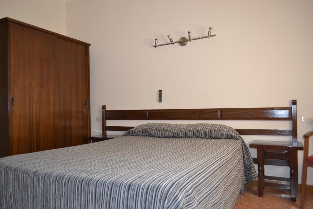 Hostal L'Esplai Viladamat Room photo
