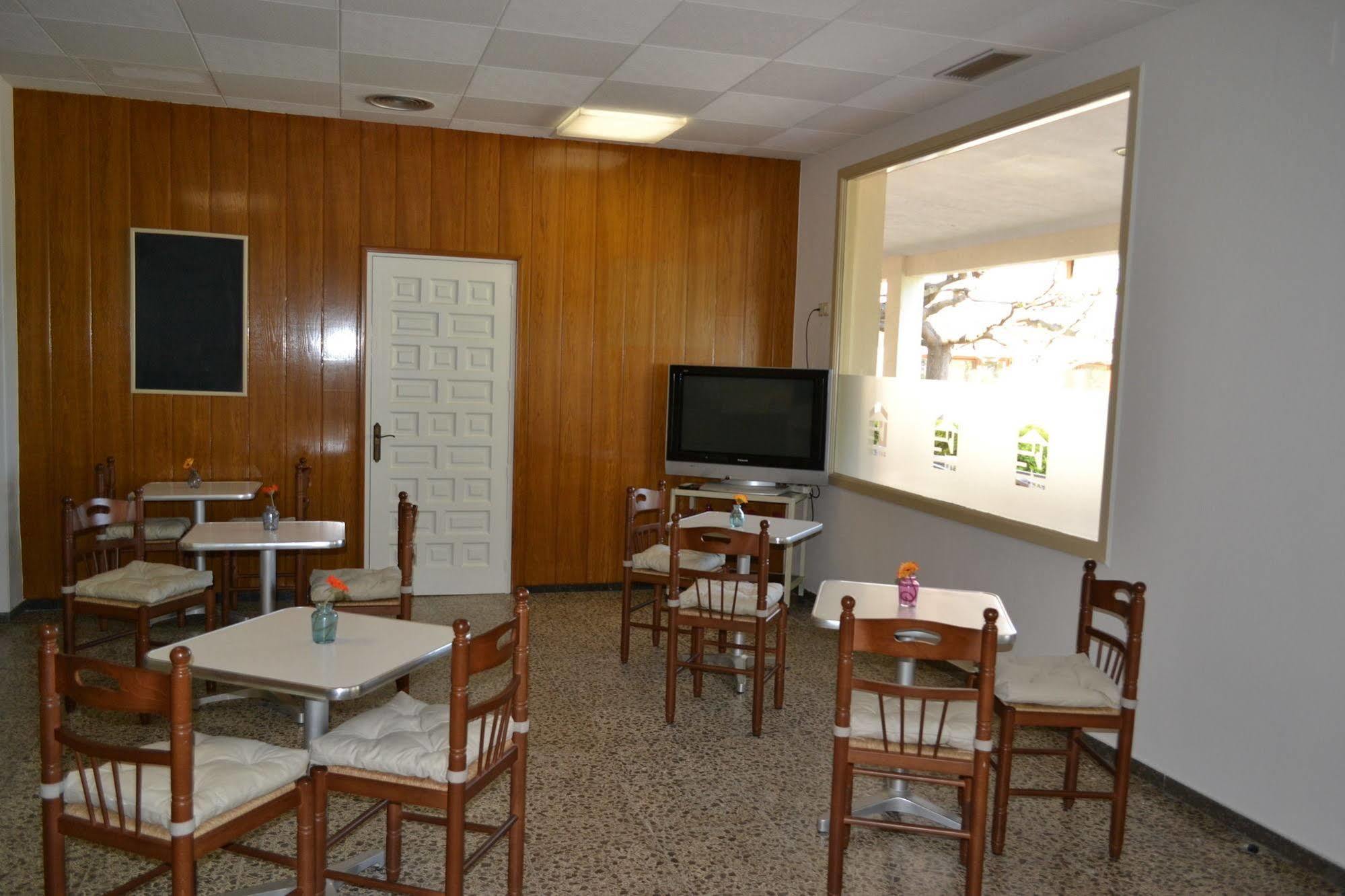 Hostal L'Esplai Viladamat Exterior photo
